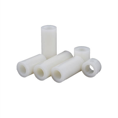 Receptor de plástico redondo de nylon branco para montagem através de buracos em placas de circuito impresso