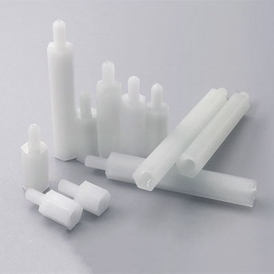 Receptor de plástico redondo de nylon branco para montagem através de buracos em placas de circuito impresso
