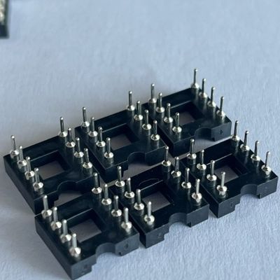2.54mm 8 Pin IC Socket Connector Feminino Cabeça de pin reta PBT Material de isolamento Preto