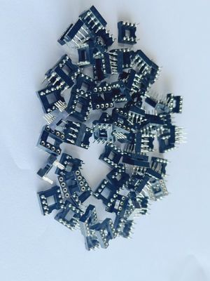 2.54mm 8 Pin IC Socket Connector Feminino Cabeça de pin reta PBT Material de isolamento Preto